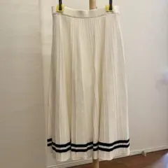 ホワイト プリーツスカート 裾ライン入りのサムネイル