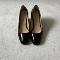 YOSHIE INABA ヨシエイナバ エナメル オープントゥ パンプス 黒のサムネイル