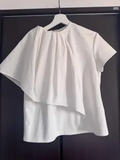 AKIRANAKA アキラナカ フリル Tシャツ ホワイトのサムネイル