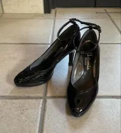 【アルテミスby DIANA】ストラップ付きエナメルパンプス（22.5cm）のサムネイル