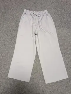 ライトグレー カジュアルパンツ ストレートカット