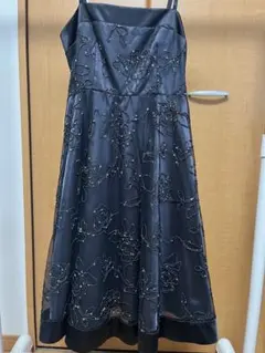 ブラックサテン　ビーズ刺繍ドレス