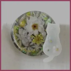 ミルキーオータム♡ねこちゃんと大きなどんぐりチャーム - メルカリ