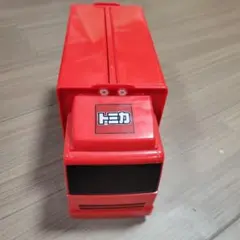 トミカ 赤いトラック 車両イラスト付き