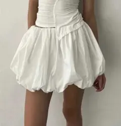 ホワイト バルーンシルエット フレアスカート