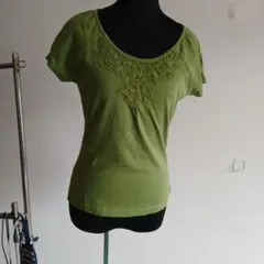ローラアシュレイグリーン 半袖 カットソー 刺繍ネックのサムネイル