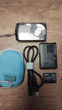 CASIO★EX-Z1⭐️極美品❤️新品バッテリー⭕️実働品❤️クロムメッキ風 Amazon | CASIO デジタルカメラ EXILIM EX-Z1 シルバー EX-Z1SR