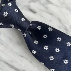 【新品】ネイビー×白花柄のサムネイル