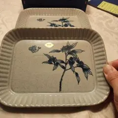 有田焼　花と蝶の絵柄 陶器製長方形皿　2枚セット