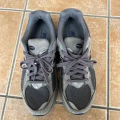 ニューバランス　2002R