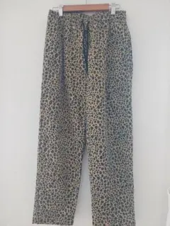 FREAK'S STORE ヒョウ柄パンツ カーキ - メルカリ