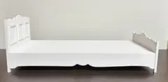 全長約33㎝のドール用ベッド