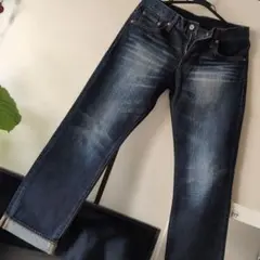 ユニクロ　ストレートデニム ダークブルー