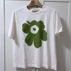 美品【marimekko】Erna Unikko Placement Tシャツのサムネイル
