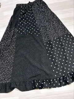 美品　フレアスカート 黒系 ドット 花柄