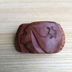 ヴィンテージ　ブローチ　昭和レトロ　木彫り　アクセサリー　木製ブローチ