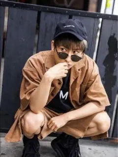 與真司郎 アイム 黒Tシャツ