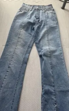 INGNI フレアスリット デニムパンツ センタープレス S ベルボトムのサムネイル