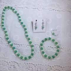 緑色ビーズのアクセサリーセット