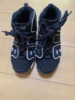 ブラック ハイカット AIR スニーカー