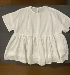 【美品、送料込】リブラキュー　半袖ブラウス ホワイトのサムネイル