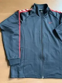 Nike ジップアップジャケット 黒/赤