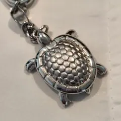 GIVENCHY　海亀　キーリング　シルバーカラーのサムネイル