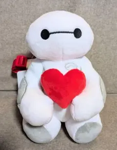 ベイマックス　おすわりぬいぐるみ　ショルダーバッグ　ハート抱っこ