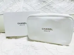 CHANEL BEAUTE ホワイト白ポーチノベルティ化粧メイクポーチ大きめのサムネイル
