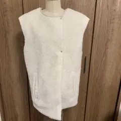 ホワイト ボアノースリーブベスト