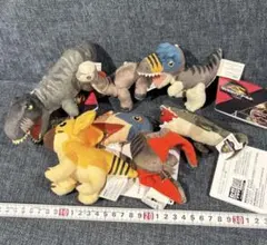 【現品限り】ジュラシック・ワールド　復活の大地　 全4種コンプセットと2体の6点