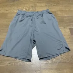 NIKEナイキハーフパンツMグレー
