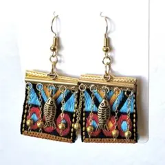 エスニック刺繍ピアス ゴールド アジアン カラフル 個性的 イヤリング ★新品★