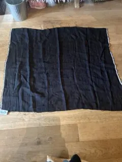 黒　麻生地１枚➕おまけ麻のハギレ２枚➕ボタン１００個