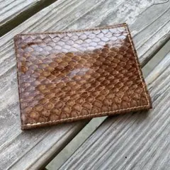 折り財布　スネークスキン　 ベージュブラウン