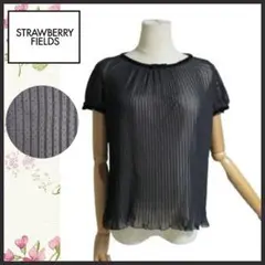 【ストロベリーフィールズ】プリーツシフォンブラウス　黒　半袖　透け感日本製のサムネイル