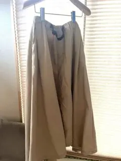 niko and ... ベージュ ロングスカート　フレアスカート