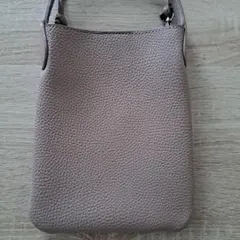 グレー レザー風 スマホショルダーバッグ　未使用に近い