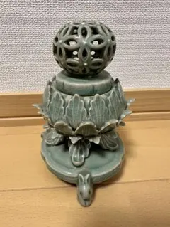 茶道具 海青造 青磁蓮香炉 陽刻蓮型 細密技巧 透し火屋七宝文 三兎台