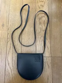 即購入❌ LOEWE ロエベ HEEL POUCH SMALL ヒールポーチのサムネイル