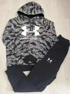 UNDER ARMOURフード付きパーカー　パンツ　セットアップ　迷彩柄　M