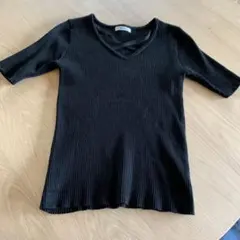 INGNI ブラック 半袖 Vネック トップス