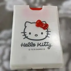 平成レトロ　ハローキティ マルチケース