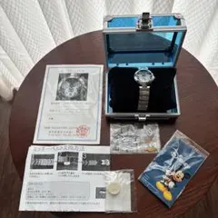 ミッキー生誕80周年記念腕時計　天然ダイヤモンド付 ペンダント、ケース付き