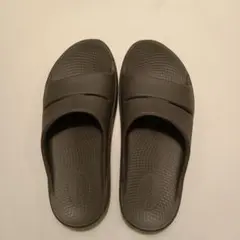 ウーフォス　リカバリーサンダル　サイズ7M7-W9 E40 26㌢