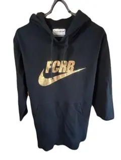 Nike FCRBロゴ入り ブラックパーカー