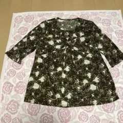 美品✨レリアン　ネイビー 花柄刺繍 半袖 チュニック大きいサイズ 美品✨レリアン ネイビー 花柄刺繍 半袖 チュニック大きいサイズ