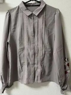 axes femme ベリー刺繍ブラウス