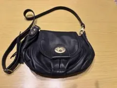 Beaure ブラックレザーショルダーバッグ