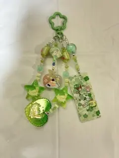 春らしいグリーン　モチーフ ストラップ